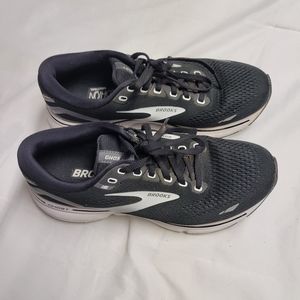 Brooks Ghost 15 Womens Size 8B  Neutral Cushioned Running Shoes Black White